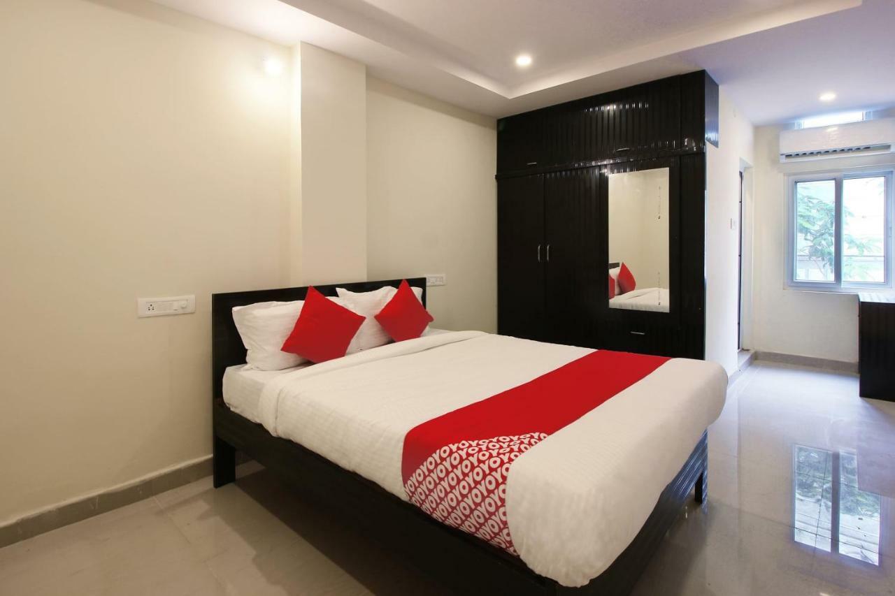 Hotel Oyo Sri Vinayaka Grand Shamshabad Exterior foto